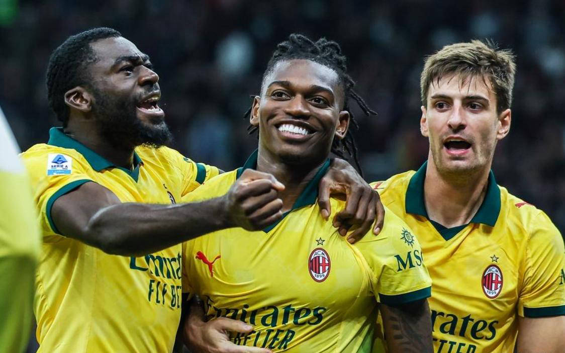 意甲榜首之争激烈，AC米兰逆转佛罗伦萨登顶